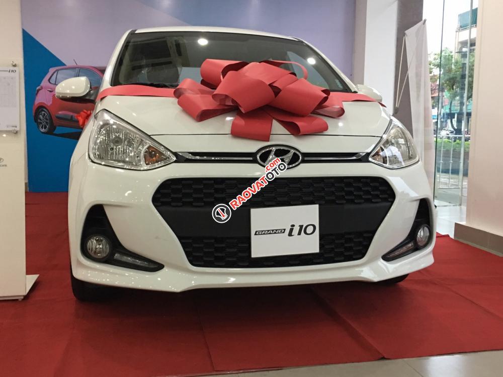 Giá xe Hyundai Grand i10 bản 1.2 MT Base đời 2018, màu trắng, hỗ trợ trả góp 85%, giá tốt, LH Hương: 0902.608.293-5