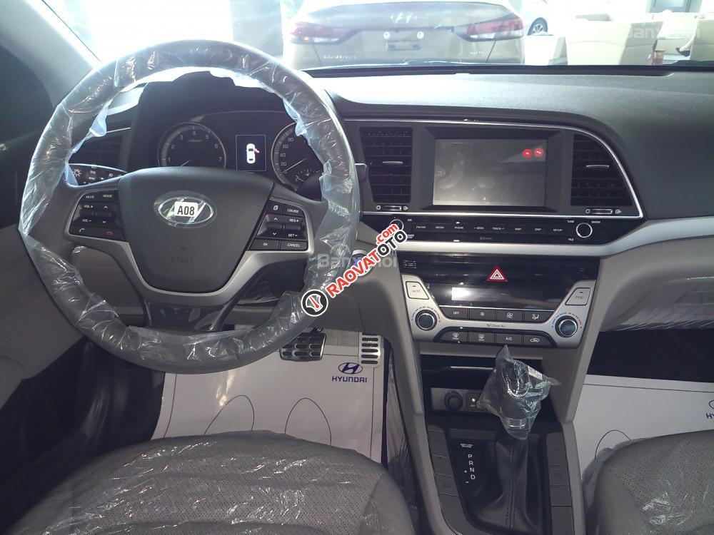 Hyundai Elantra 2017 giá từ 549 triệu. Sở hữu xe chỉ với 190 triệu, Bảo 0914.333.557-5