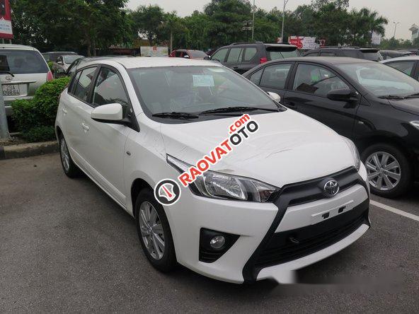 Cần bán xe Toyota Yaris đời 2017, màu trắng-0