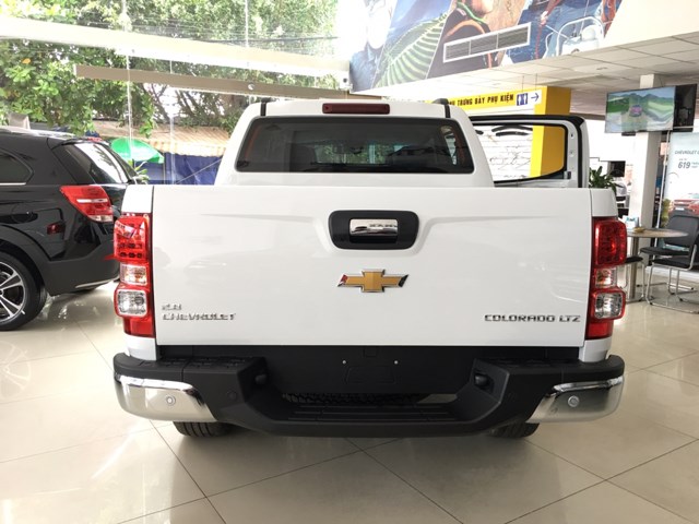 Bán Chevrolet Colorado đời 2017, màu trắng, nhập khẩu-6