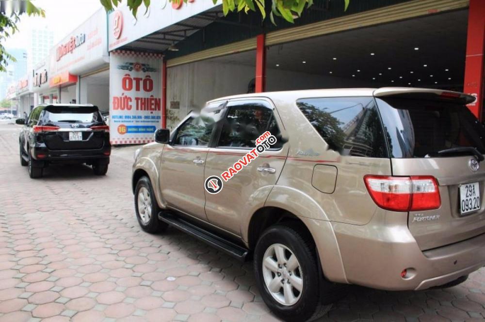 Bán Toyota Fortuner SR5 2.7 AT đời 2011, màu nâu, xe nhập số tự động, giá tốt-3