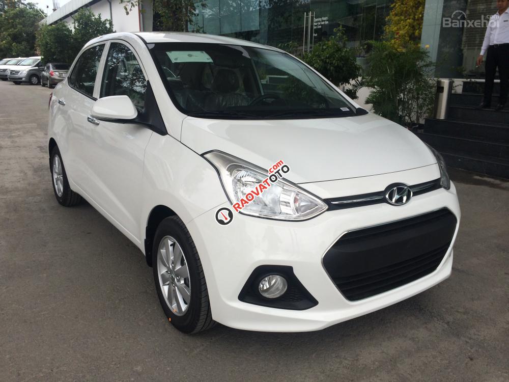 Bán xe Hyundai Grand i10 1.2MT Sedan nhập khẩu sản xuất 2017 màu trắng, giá tốt nhất thị trường - LH: 090.467.5566-0