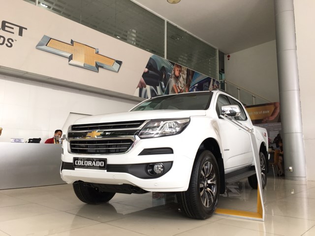 Bán Chevrolet Colorado sản xuất 2017, màu trắng, nhập khẩu-1