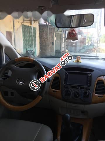 Cần bán Toyota Innova G đời 2009, màu bạc-2