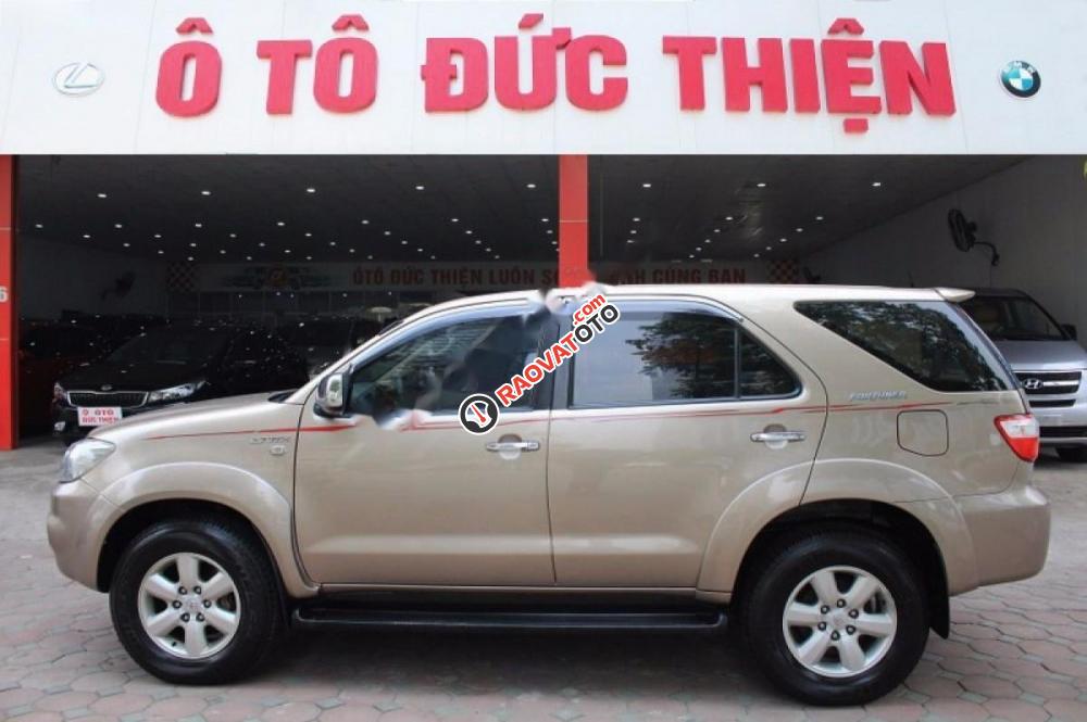 Bán Toyota Fortuner SR5 2.7 AT đời 2011, màu nâu, xe nhập số tự động, giá tốt-0