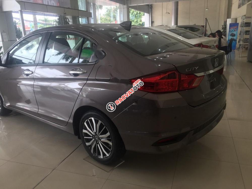 Bán xe Honda City 1.5TOP sản xuất 2017, màu xám-0