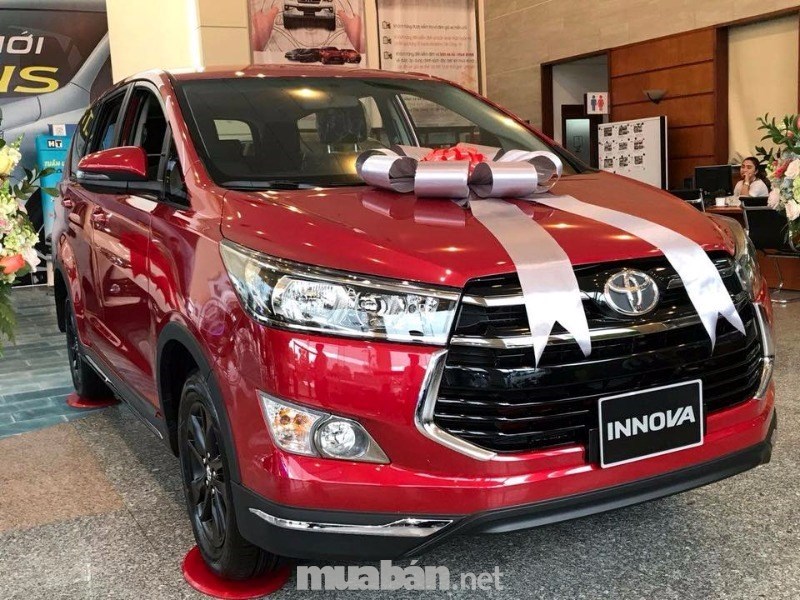 Cần bán xe Toyota Innova đời 2017, màu đỏ, nhập khẩu nguyên chiếc-0