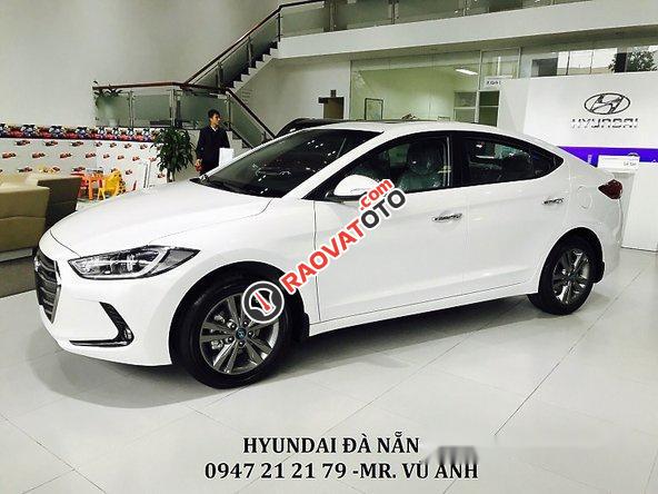 Bán Hyundai Elantra sản xuất 2017, màu trắng-4