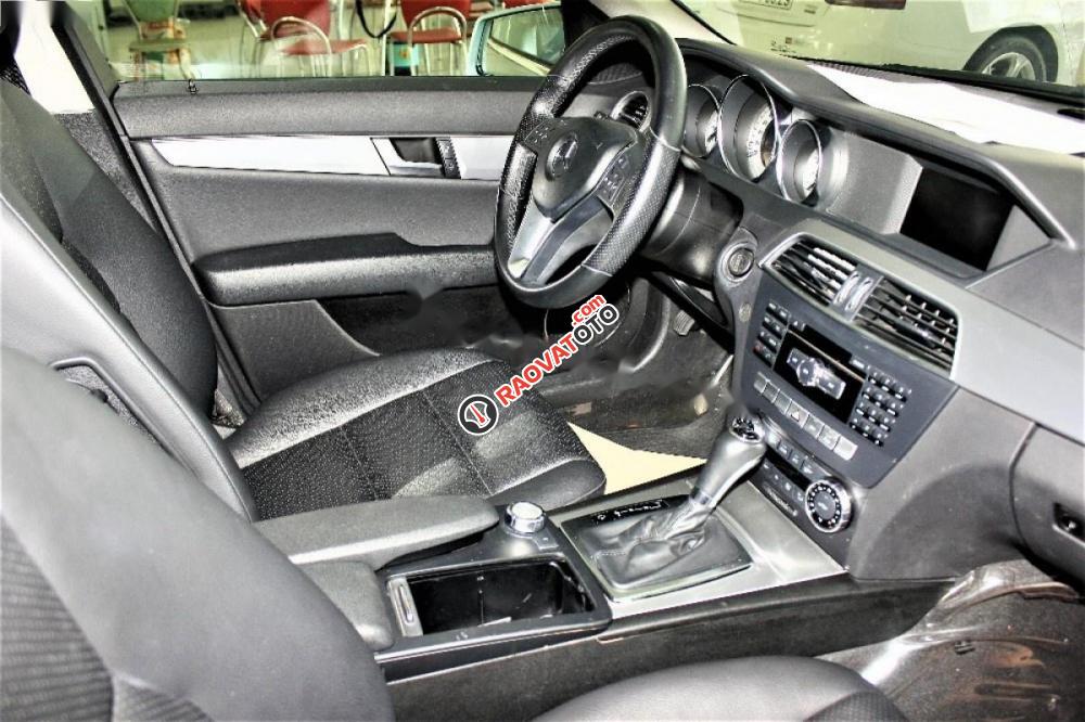 Bán Mercedes C200 đời 2012, màu bạc số tự động, 720 triệu-9