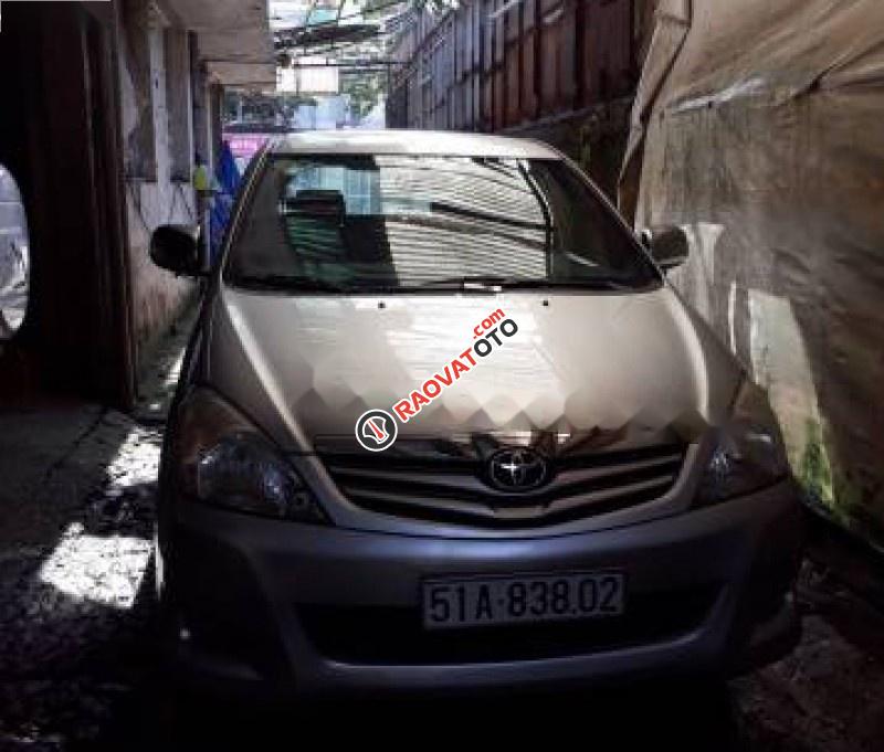 Bán Toyota Innova G đời 2009, màu bạc giá cạnh tranh-2