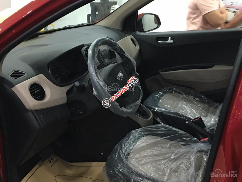 Trả góp 5 triệu 6 hàng tháng, lấy xe Hyundai I10 bản 1.0 MT base, màu đỏ. LH Hương: 0902.608.293-2