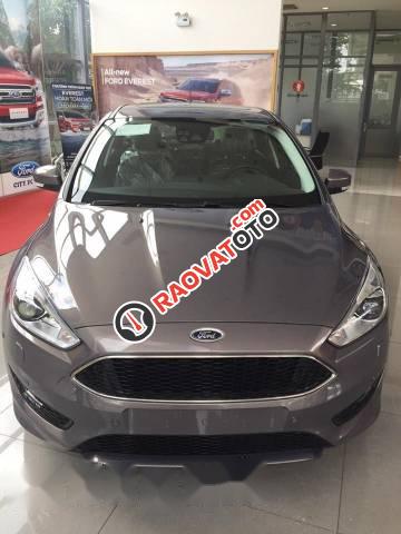 Cần bán xe Ford Focus Titanium đời 2017, màu nâu, giá tốt-4