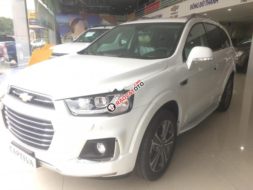 Bán Chevrolet Captiva 2.4 LTZ 2017, màu trắng-0