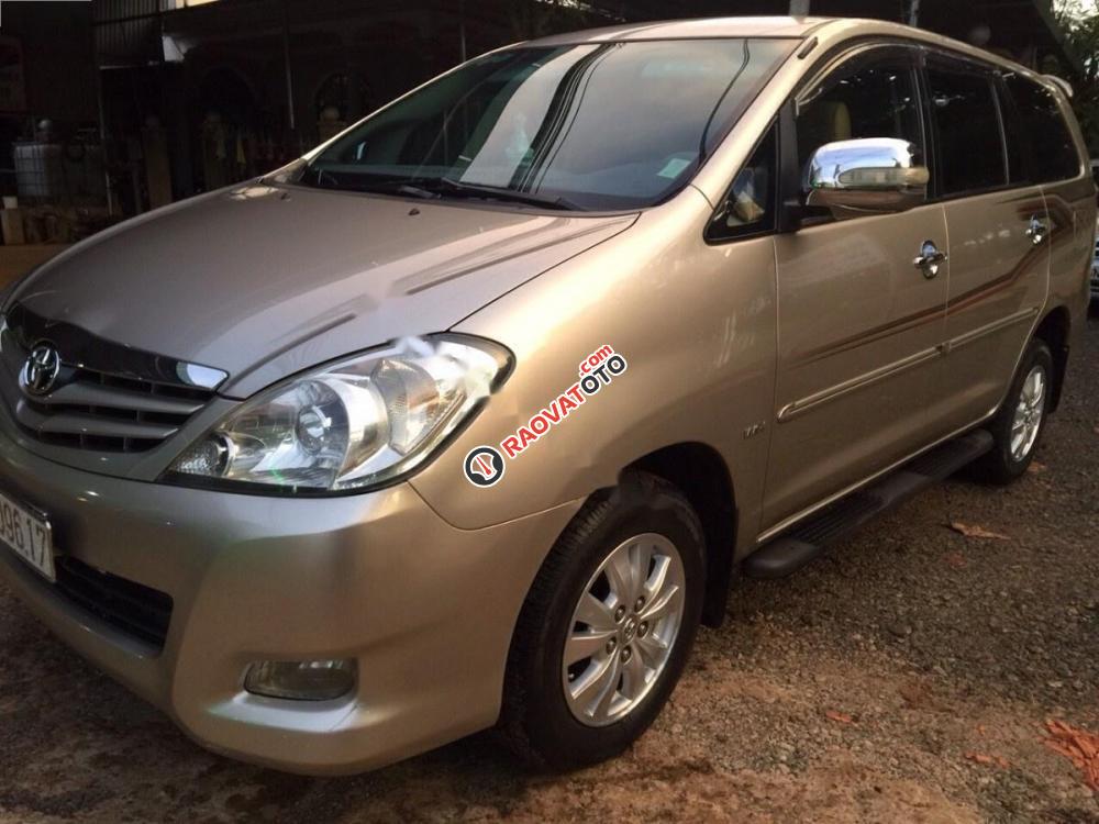 Cần bán xe Toyota Innova G 2011, màu vàng, giá chỉ 495 triệu-1