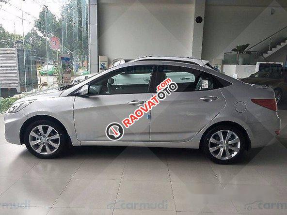 Bán ô tô Hyundai Accent 1.4AT đời 2017, màu bạc, giá 611tr-1