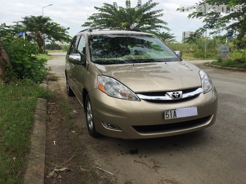 Cần bán lại xe Toyota Sienna đời 2009, màu vàng, nhập khẩu chính hãng, giá cạnh tranh-0