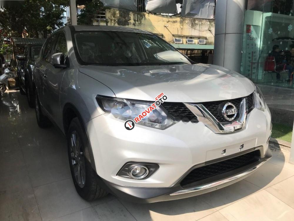 Cần bán xe Nissan X trail 2.0 SL 2WD năm 2017, màu bạc-0