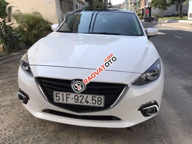 Bán Mazda 3 đời 2016, màu trắng, giá tốt-0