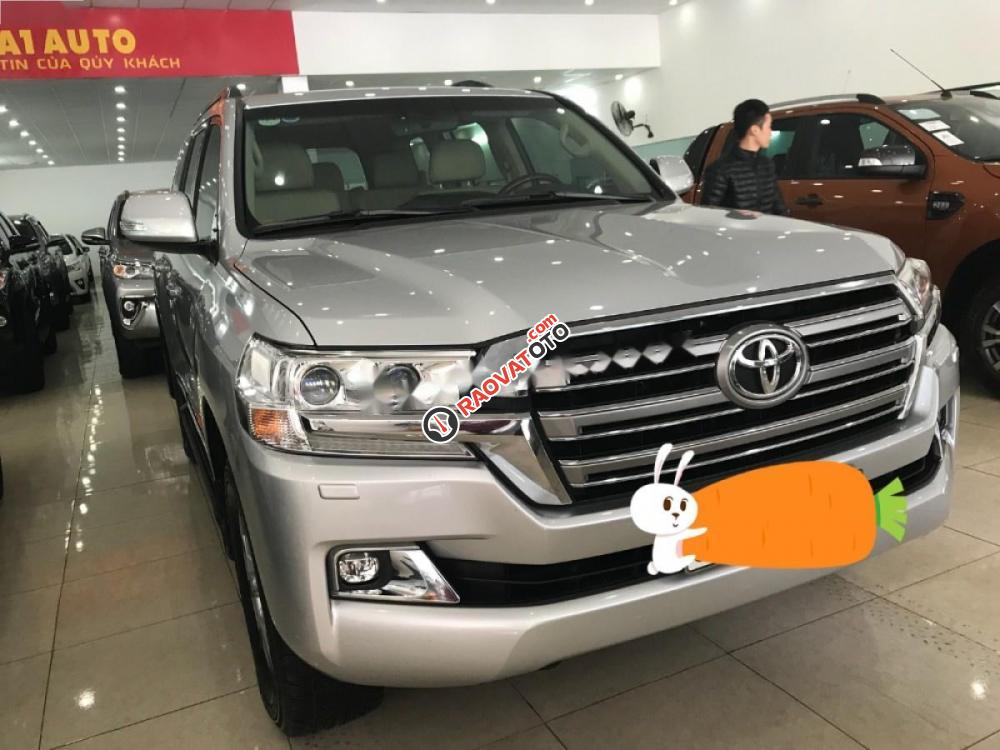 Cần bán lại xe Toyota Land Cruiser 4.6V8 2016, màu bạc, xe nhập-5