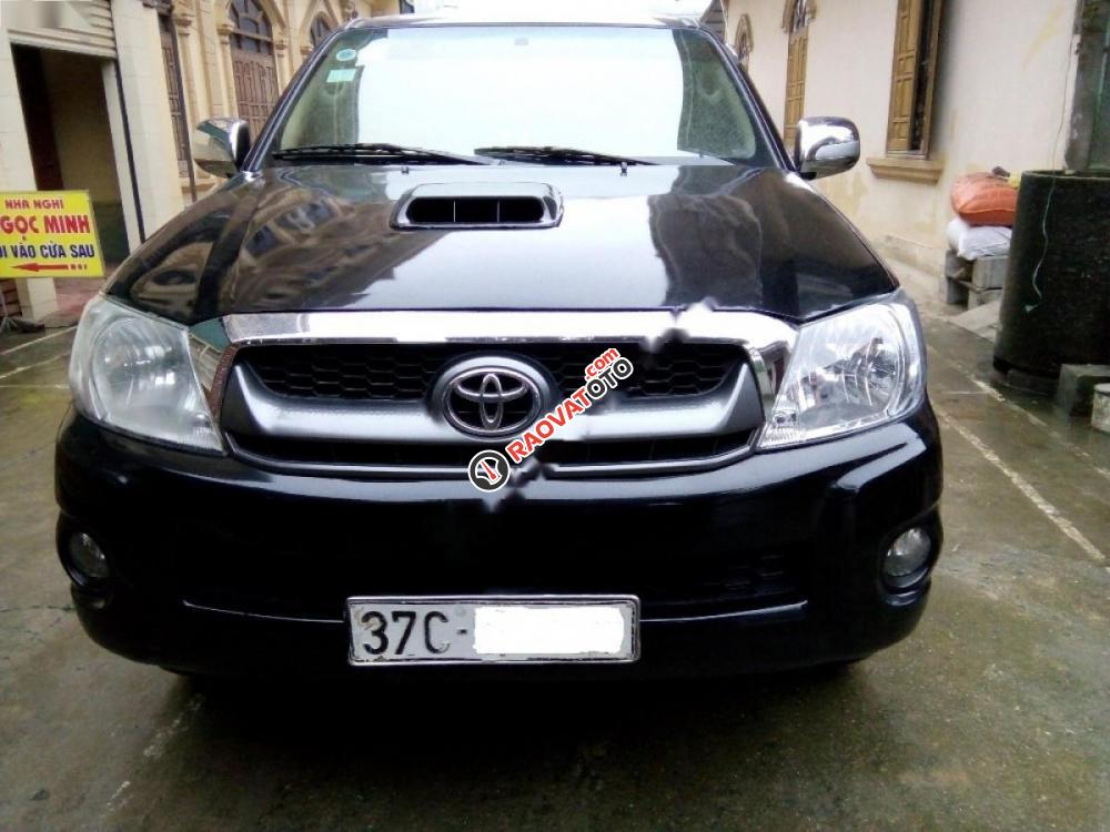 Cần bán Toyota Hilux 3.0G 4x4 MT đời 2011, màu đen, nhập khẩu chính chủ, giá tốt-4