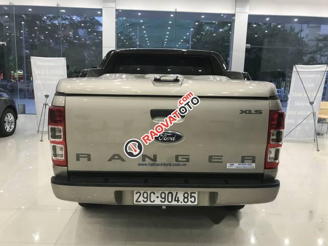 Chính chủ bán Ford Ranger XLS AT đời 2016, màu vàng, 610 triệu-1