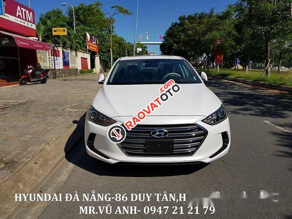 Bán Hyundai Elantra sản xuất 2017, màu trắng-2