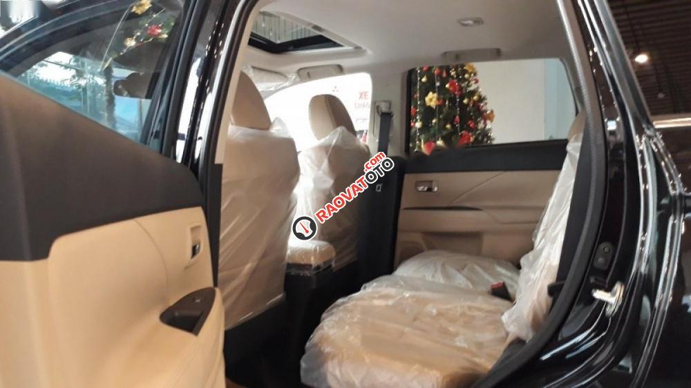 Cần bán xe Mitsubishi Outlander đời 2017, màu đen, nhập khẩu-3