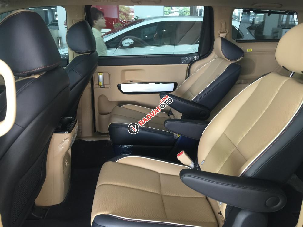 Kia Long Biên - Kia Sedona 2017, xe mới, giao xe ngay, LH Nam 0986636683-5