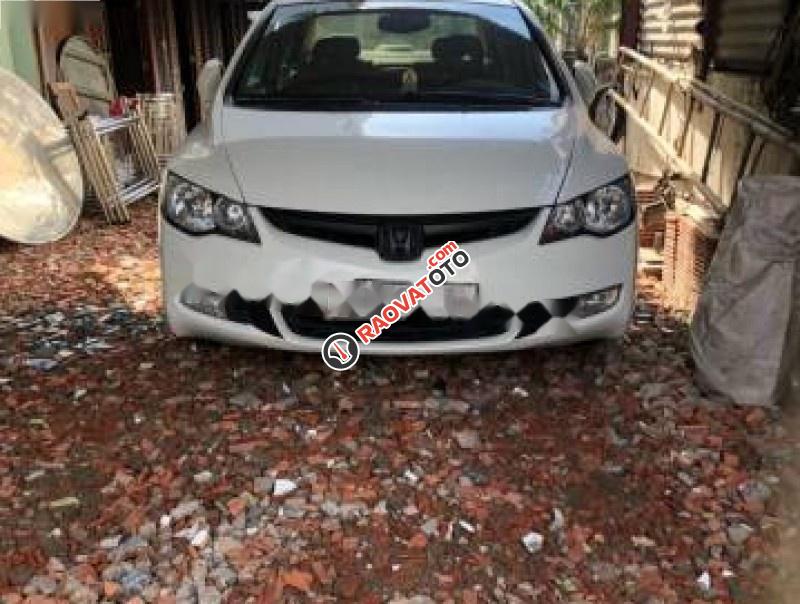 Cần bán Honda Civic 1.8 AT 2009, màu trắng số tự động, giá tốt-0