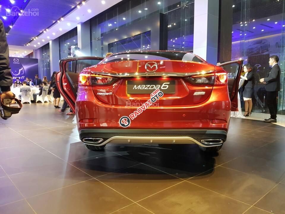 Cần bán Mazda 6 2.0 năm 2017, xe đẹp-0