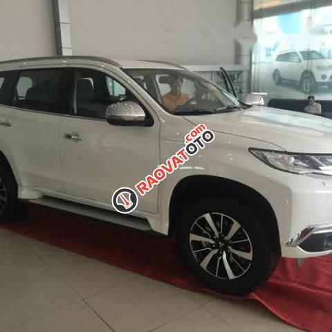 Cần bán Mitsubishi Pajero Sport Premium sản xuất 2016, màu trắng-0