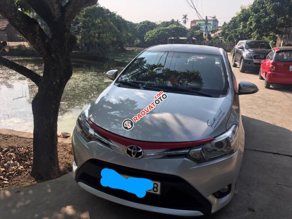 Cần bán xe Toyota Vios năm 2016 màu bạc, giá tốt-0