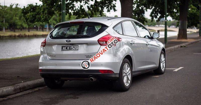 Cần bán Ford Focus Trend đời 2017, màu bạc, 630 triệu-1