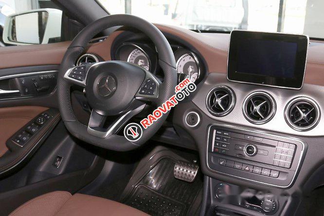 Bán xe Mercedes CLA250 đời 2017, màu trắng, xe nhập-8