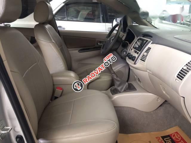 Bán xe Toyota Innova 2.0E MT đời 2016, màu bạc, 660tr-3