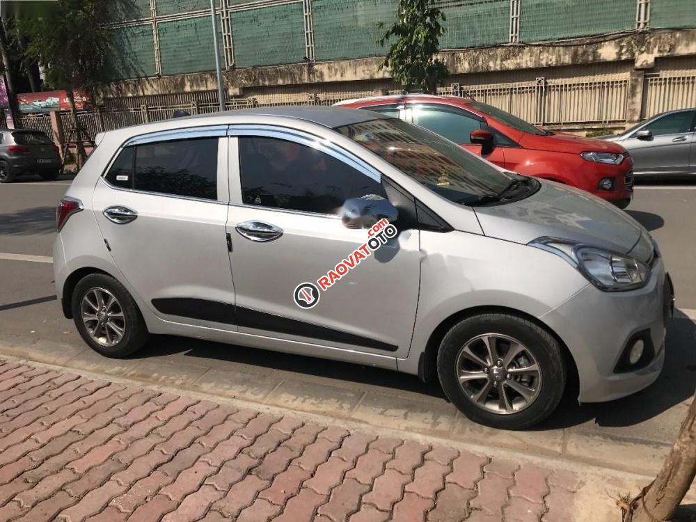 Bán Hyundai Grand i10 1.2 AT đời 2015, màu bạc, nhập khẩu nguyên chiếc-5