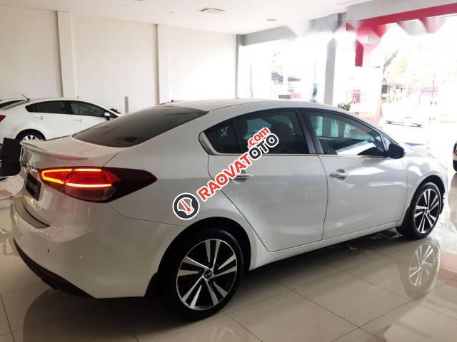 Cần bán Kia Cerato đời 2017, màu trắng, 569tr-3