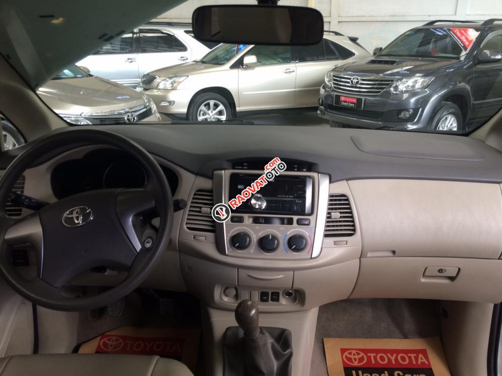 Bán Toyota Innova 2.0E đời 2016, màu bạc, 650tr-5