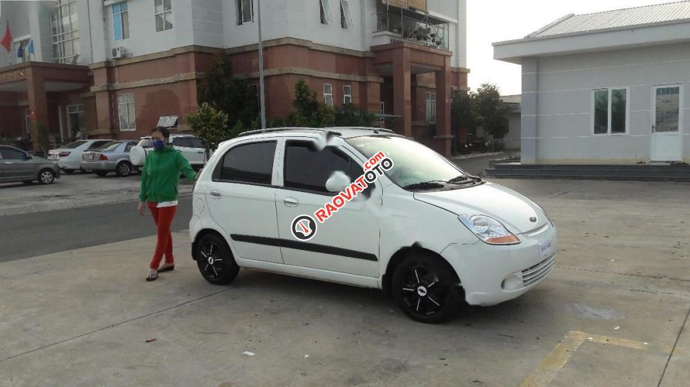 Cần bán xe Chevrolet Spark đời 2009, màu trắng số sàn giá cạnh tranh-3