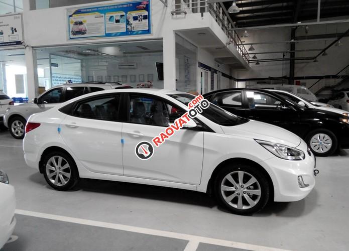 Cần bán xe Hyundai Accent New 2019, màu trắng, Tặng ngay 3 món phụ kiện khi đặt cọc xe - hotline: 0905.976.950-0