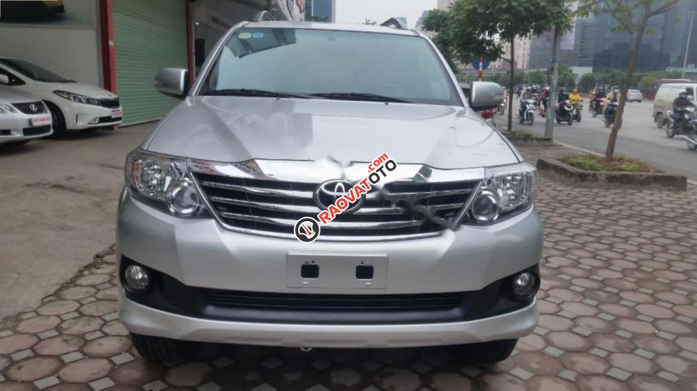 Bán Toyota Fortuner 2.7V 4x2 AT sản xuất 2014, màu bạc chính chủ-1