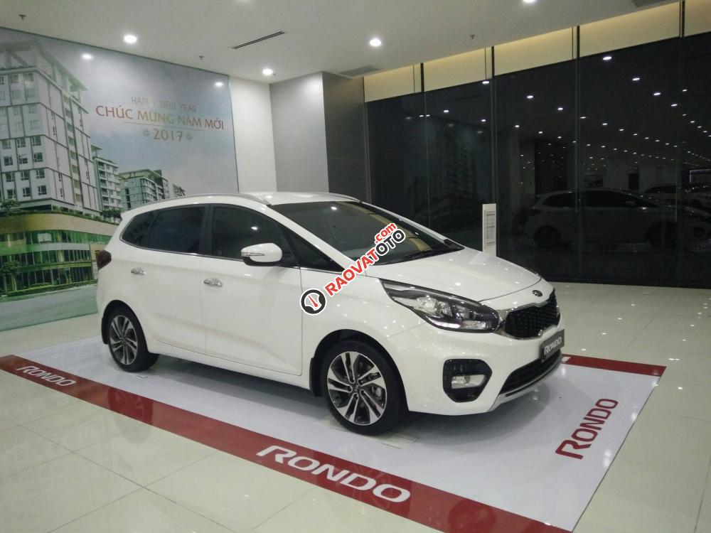 Siêu khuyến mãi cuối năm! Kia Rondo GAT 7 chỗ giá chỉ còn 679 triệu. Hotline: Tâm 0938.805.635-2