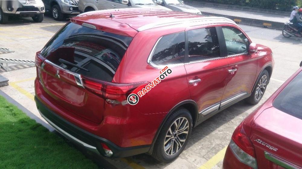 Bán ô tô Mitsubishi Outlander 2.0 STD sản xuất 2017, màu đỏ, nhập khẩu nguyên chiếc, giá 972tr-3