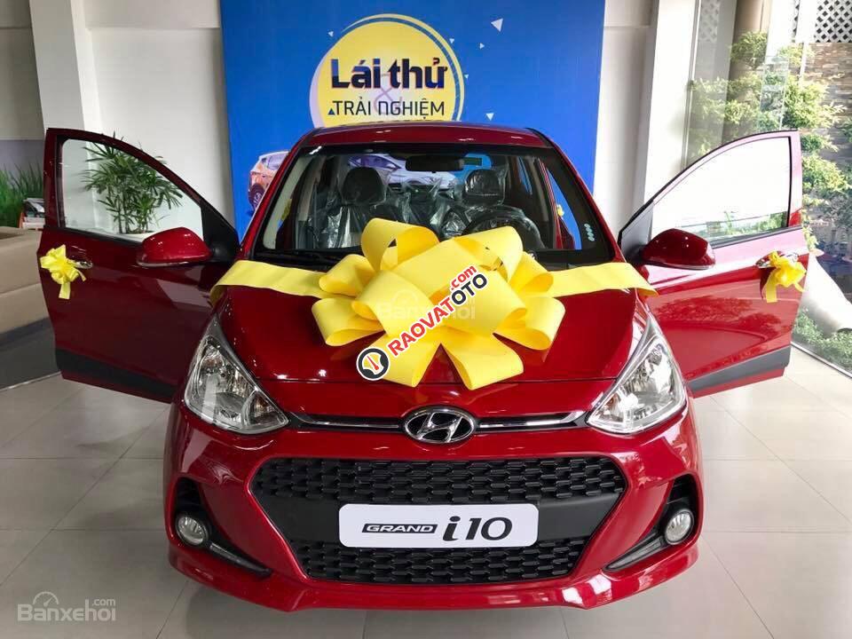 Trả góp 5 triệu 6 hàng tháng, lấy xe Hyundai I10 bản 1.0 MT base, màu đỏ. LH Hương: 0902.608.293-18