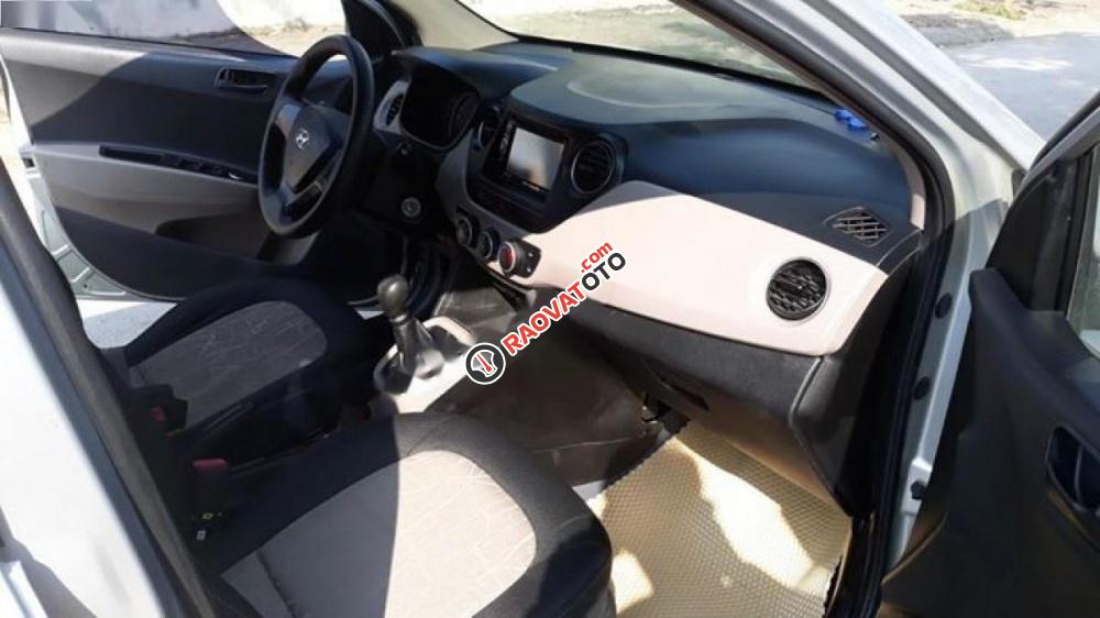 Cần bán gấp Hyundai Grand i10 đời 2014, màu bạc, nhập khẩu, chính chủ-4