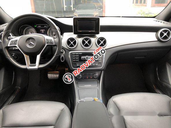 Bán Mercedes CLA250 sản xuất 2014, màu bạc-2