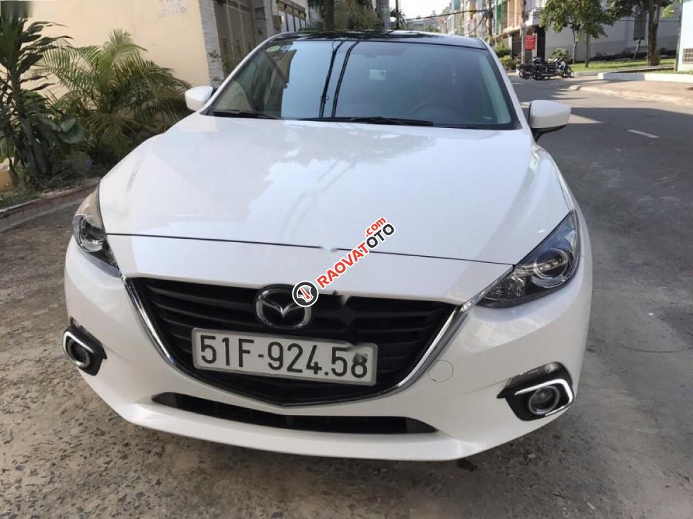 Bán Mazda 3 1.5AT sản xuất 2016, màu trắng xe gia đình, giá tốt-1