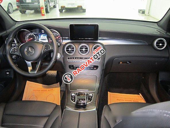 Bán Mercedes GLC300 năm 2017, màu trắng-6