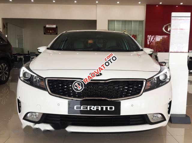 Cần bán Kia Cerato đời 2017, màu trắng, 569tr-0