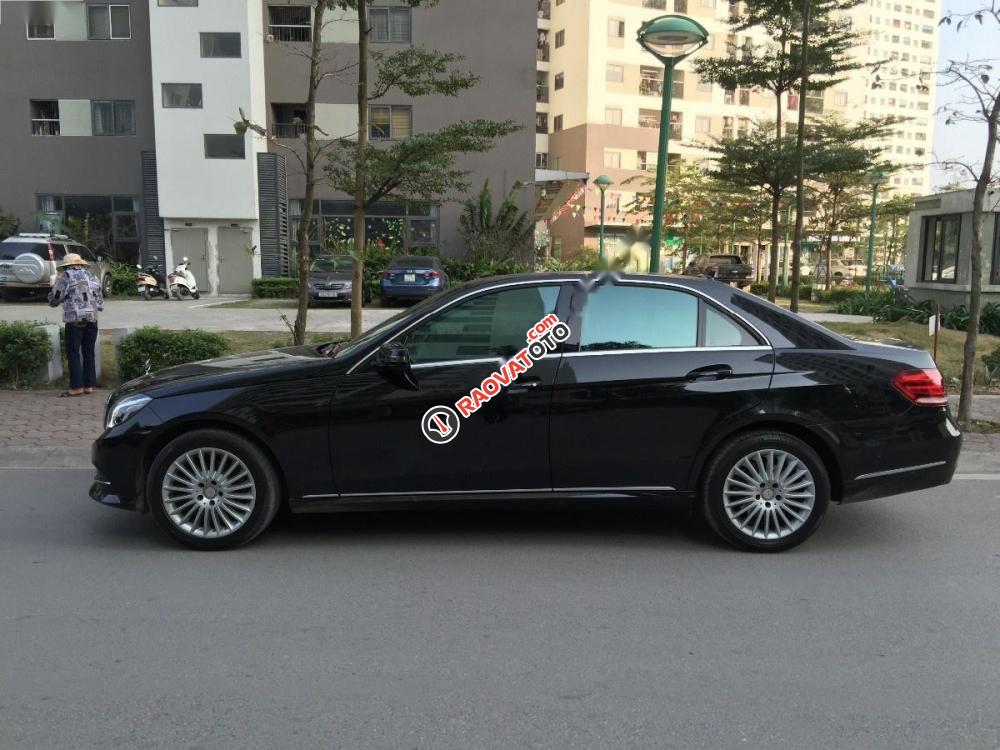 Cần bán lại xe Mercedes E200 sản xuất 2016, màu đen như mới-9